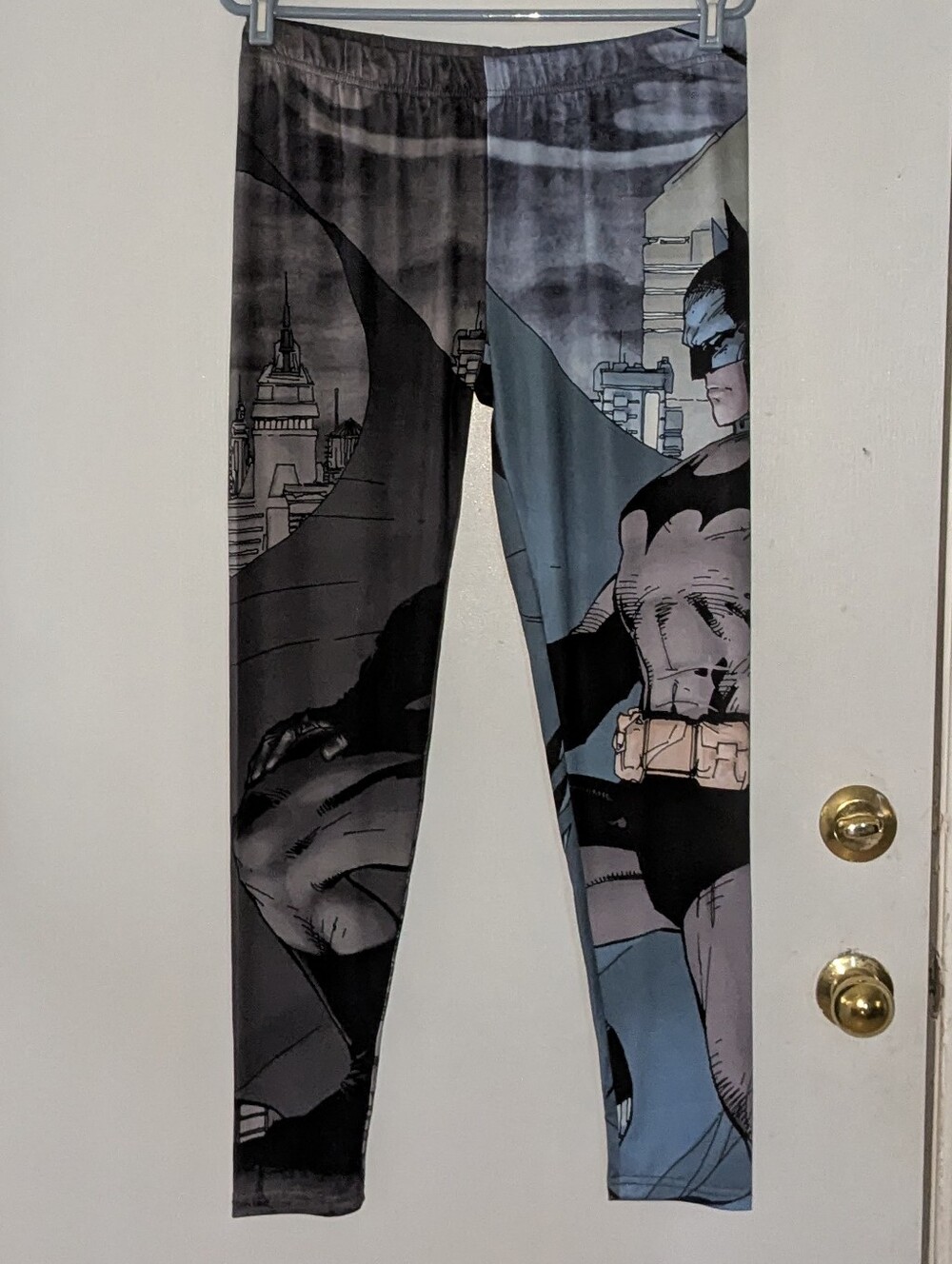 DC Comics Hot Topic Batman Graphic Leggings Gotham Skyline 2X
